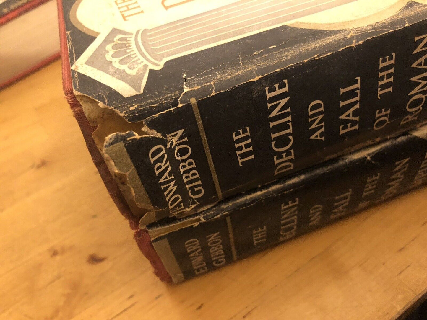 THE DECLINE AND FALL OF THE ROMAN EMPIRE - EDWARD GIBBON, THE MODERN LIBRARY