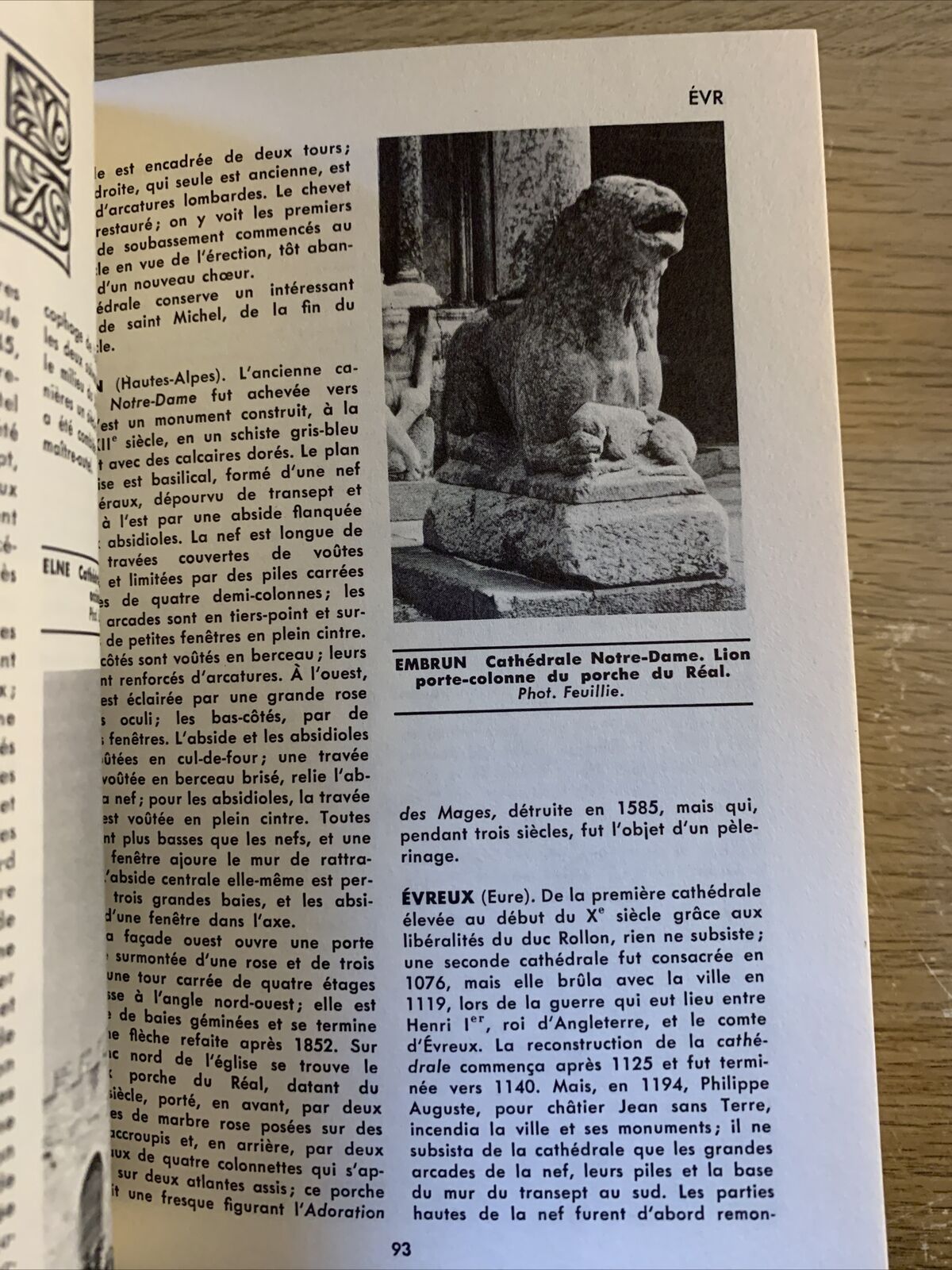 DICTIONNAIRE DES CATHÉDRALES DE FRANCE - LAROUSSE 1971