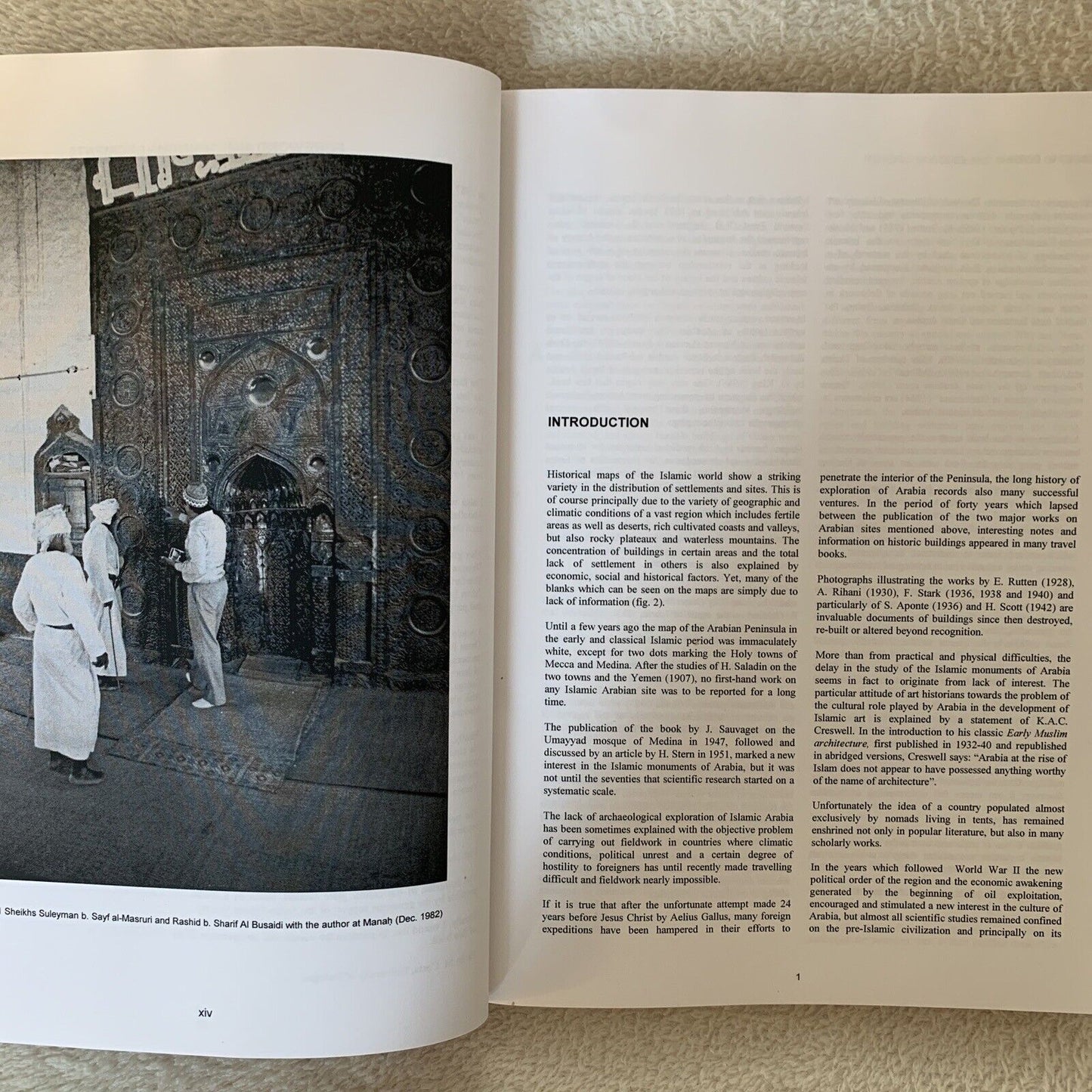 HISTORIC MOSQUES AND SHRINES OF OMAN. PAOLO M. COSTA 2001