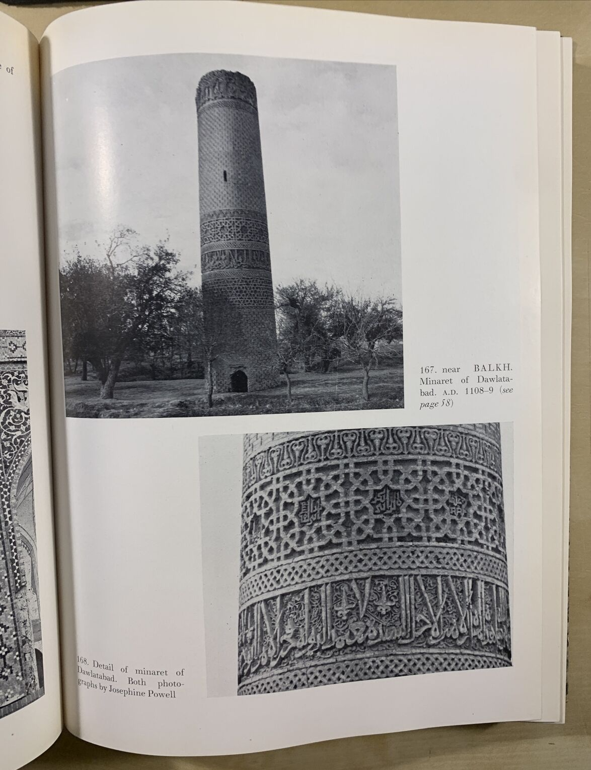 ISLAMIC ARCHITECTURE AND ITS DECORATION. DEREK HILL, OLEG GRABAR. Faber 1967 #
