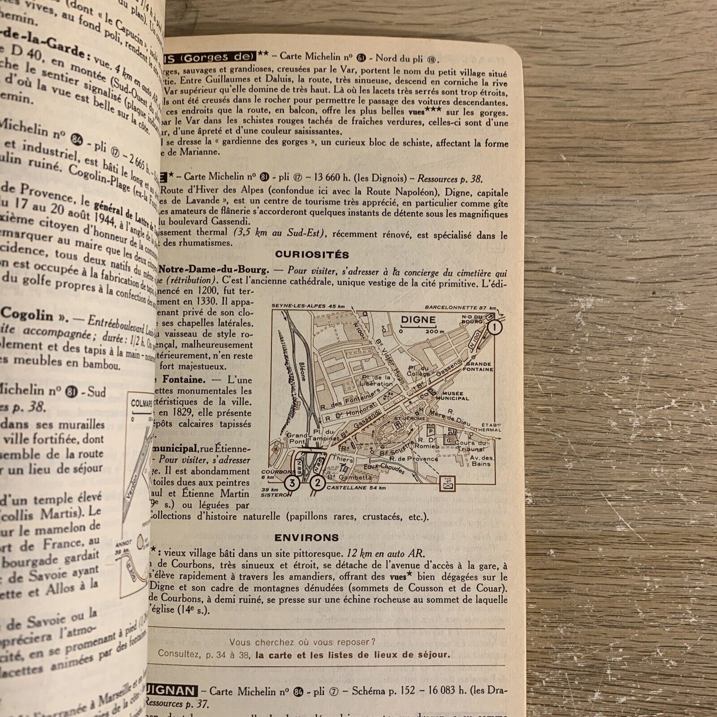 GUIDE DE PNEU - MICHELIN. CHATEAUX DE LA LOIRE, COTE D'AZUR, JURA