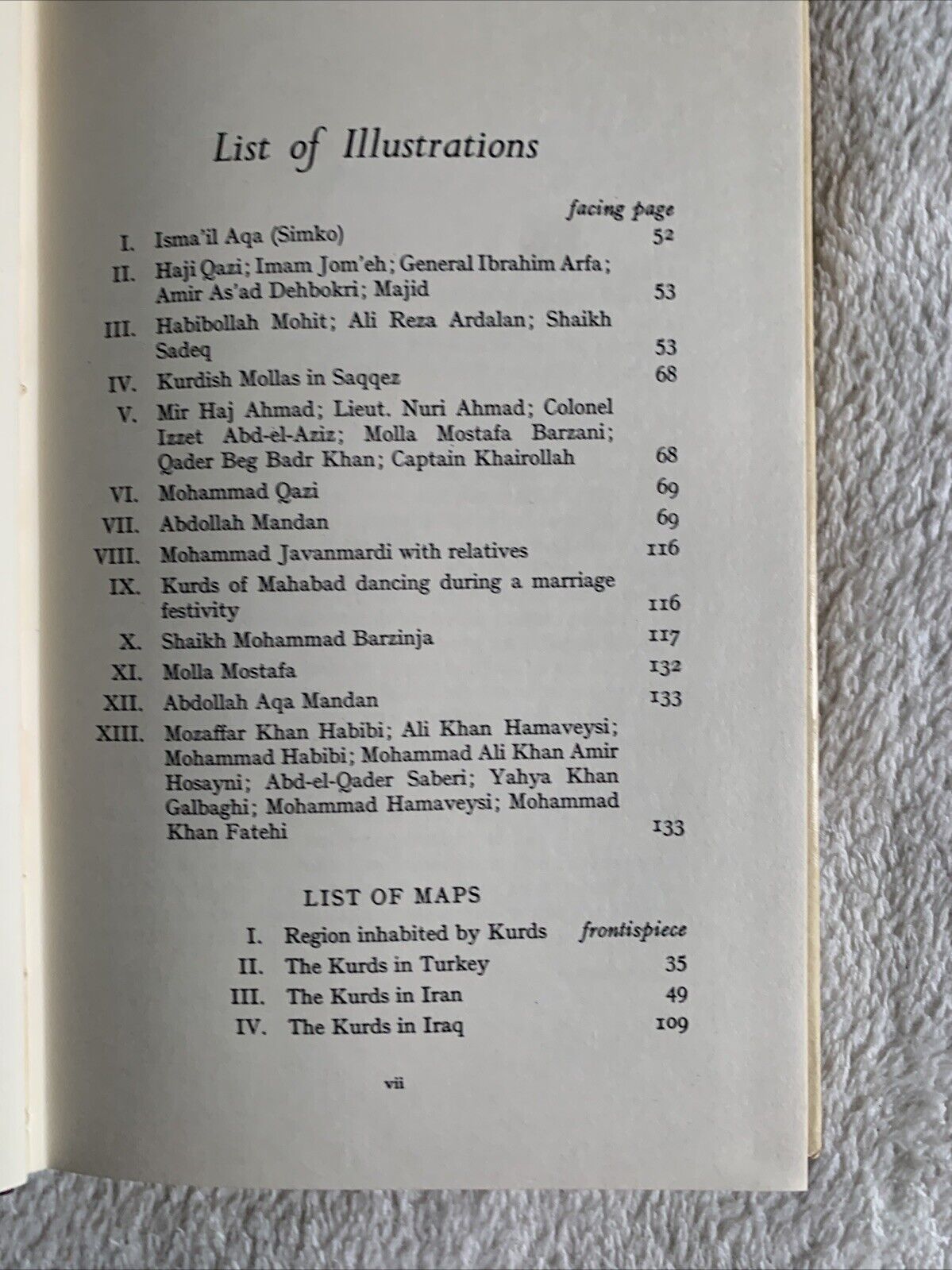 THE KURDS an historical and political study - Hassan Arfa 1968