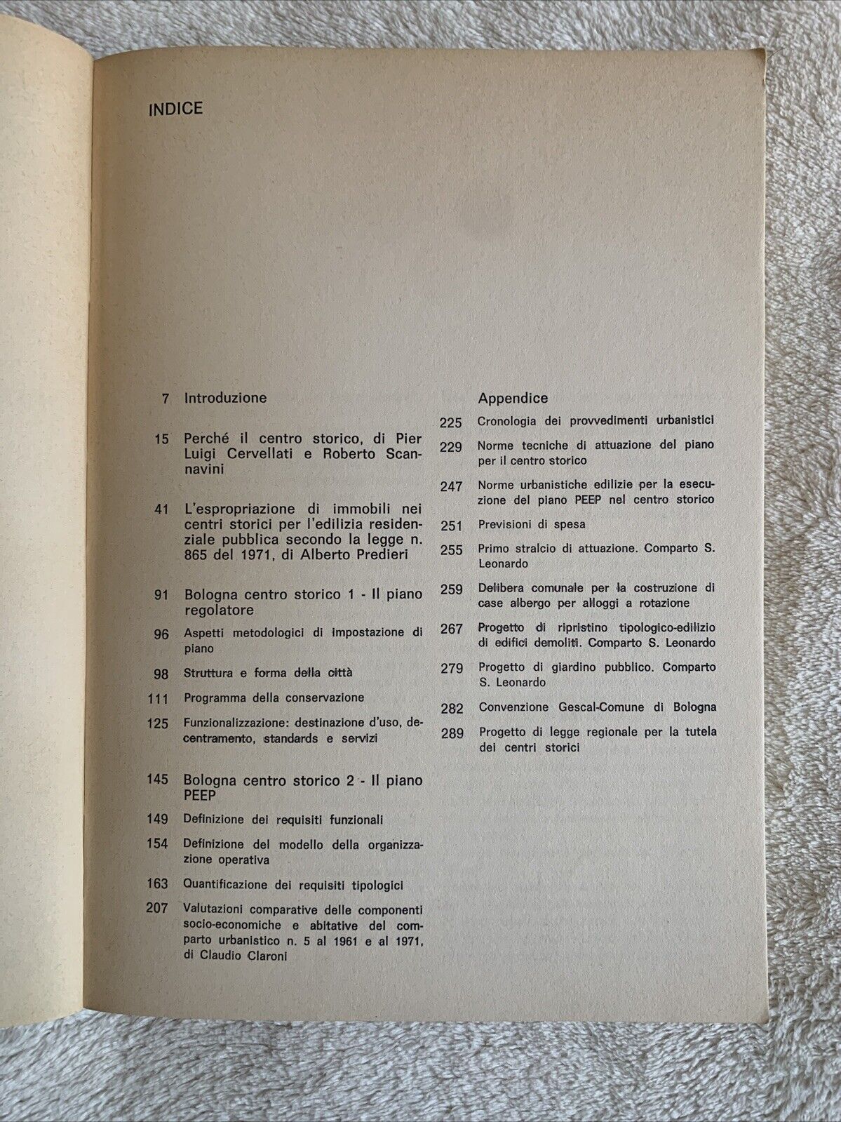 Bologna: politica e metodologia del restauro nei centri storici, Cervellati 1973