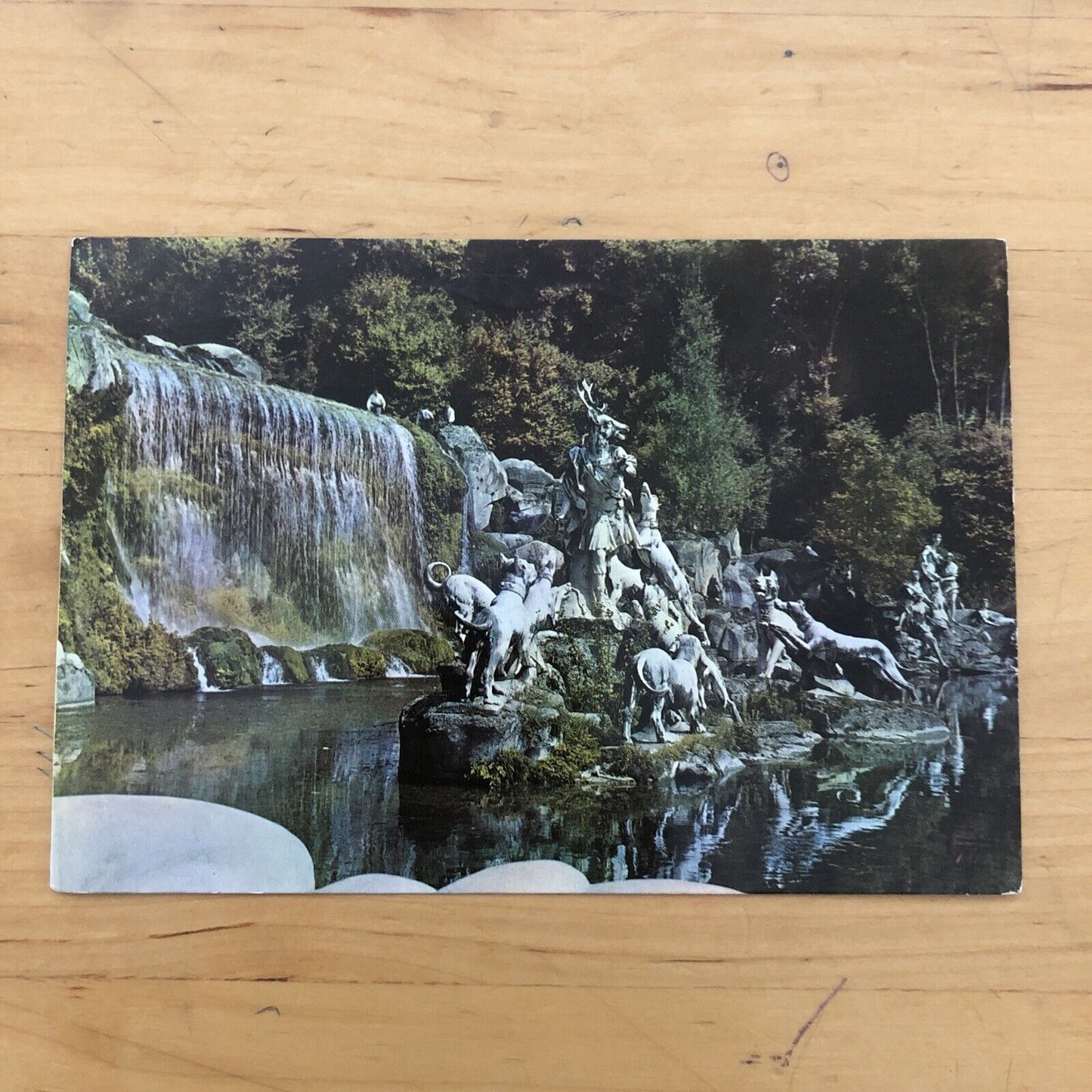 Cartolina CASERTA, PARCO REALE - BAGNO DI ATTEONE, VIAGGIATA