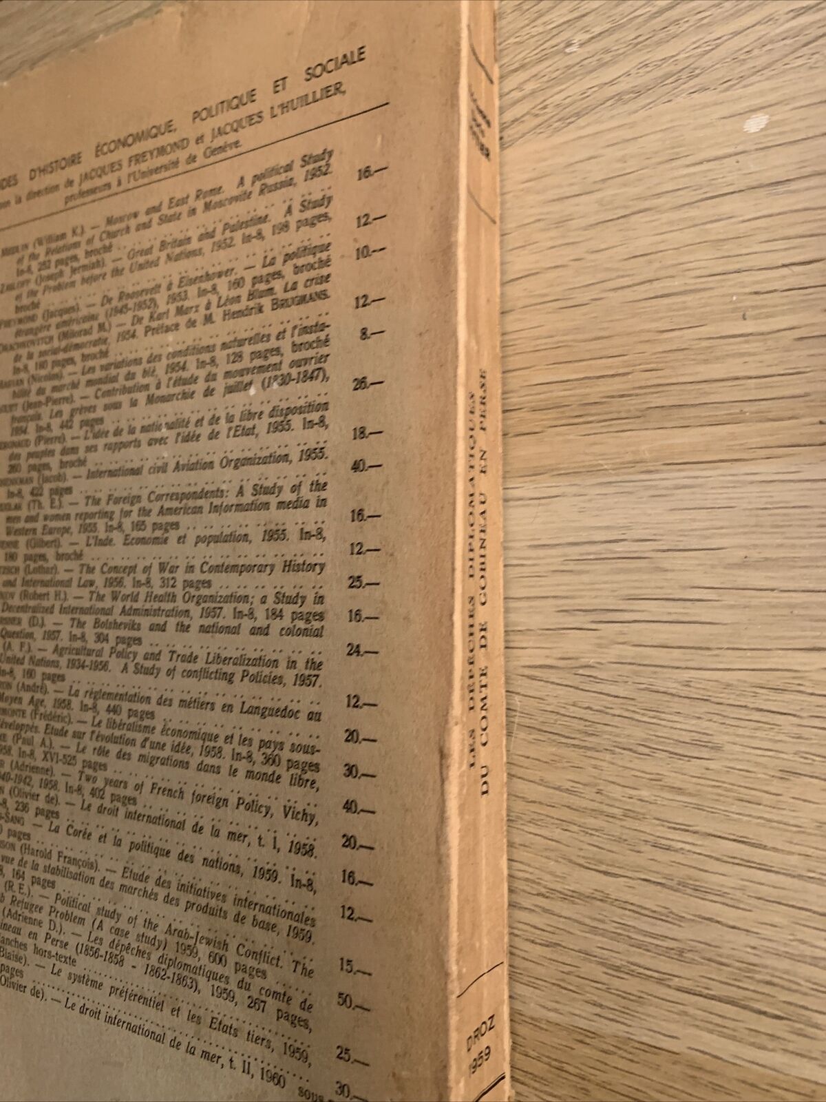 LES DÉPÊCHES DIPLOMATIQUE DU COMTE DE GOBINEAU EN PERSE. ADRIENNE DORIS HYTIER