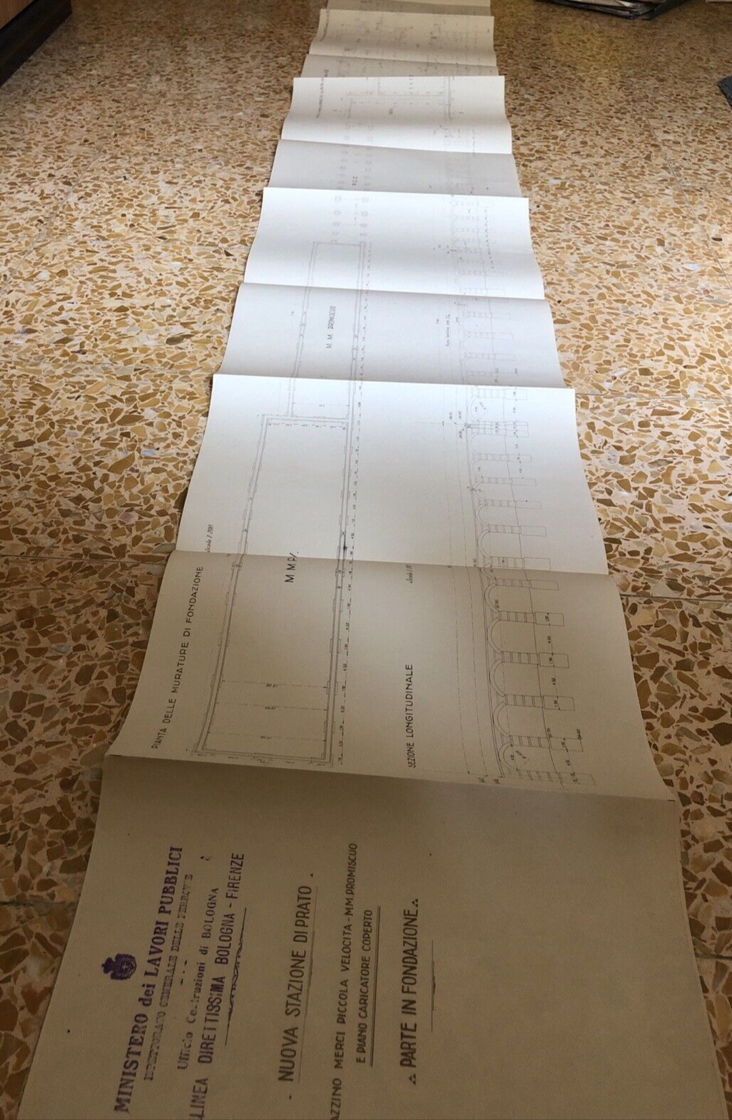 FERROVIE direttissima Bologna Firenze. Stazione di Prato, magazzino merci . . .