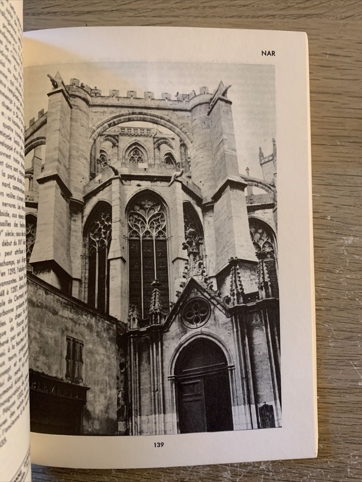 DICTIONNAIRE DES CATHÉDRALES DE FRANCE - LAROUSSE 1971
