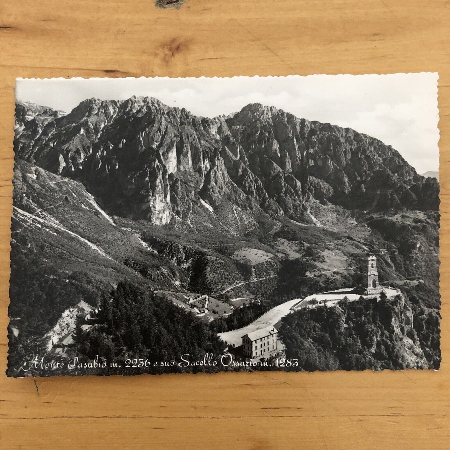 Cartolina MONTE PASUBIO, SACELLO OSSARIO 1918 NON VIAGGIATA