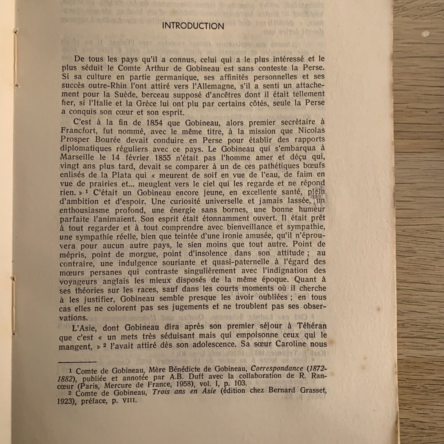 LES DÉPÊCHES DIPLOMATIQUE DU COMTE DE GOBINEAU EN PERSE. ADRIENNE DORIS HYTIER