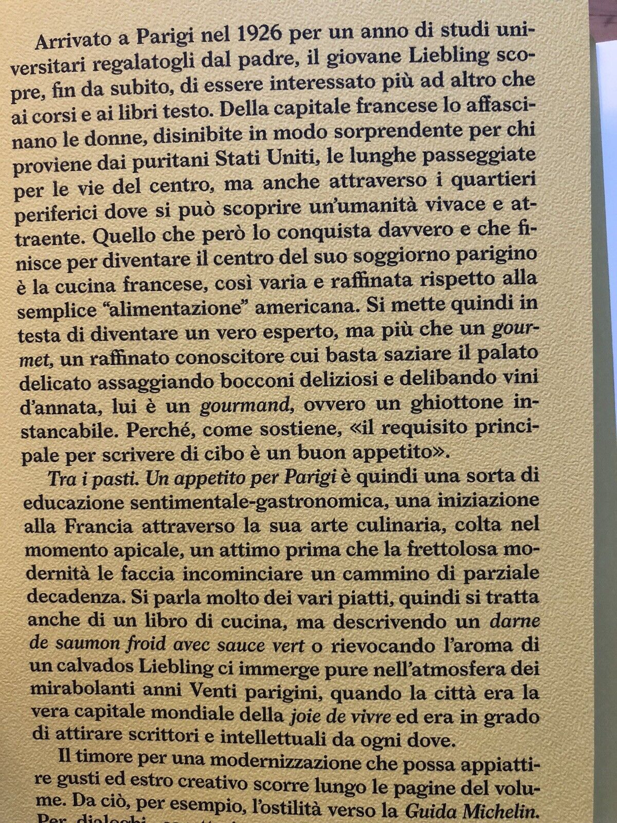 Tra i pasti, un appetito per Parigi, Abbot J. Liebling edizioni Settecolori 2023