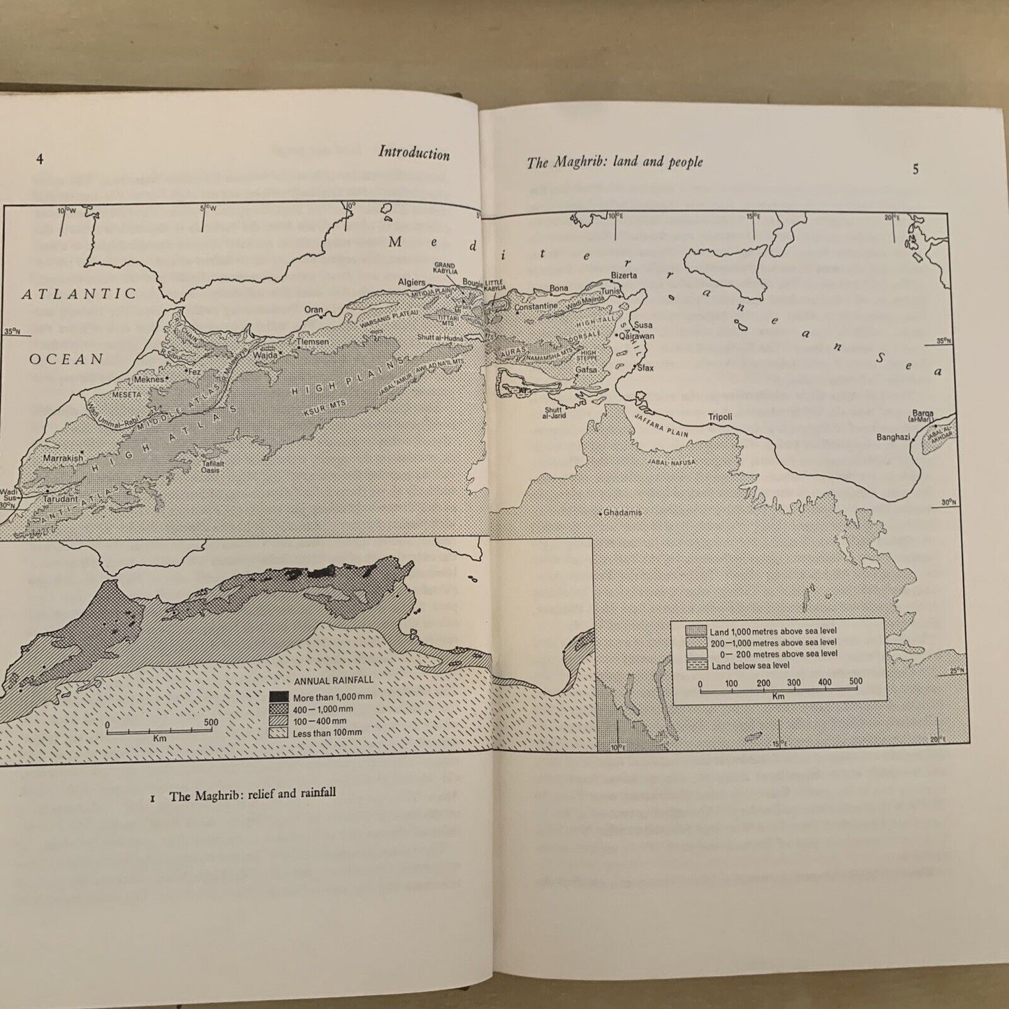 A HISTORY OF THE MAGHRIB - Jamil M. Abun - Nasr. Cambridge University Press 1971