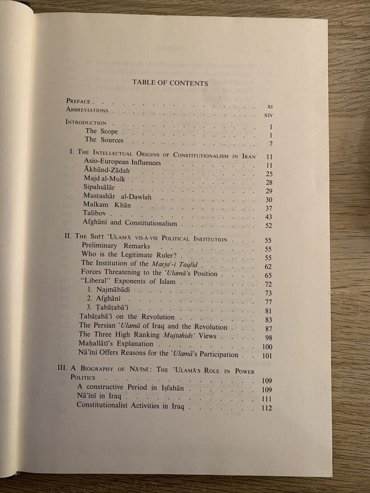 SHĪ'ĪSM AND CONSTITUTIONALISM IN IRAN. ABDUL-HADI HAIRI. Leiden E. J. Brill 1977