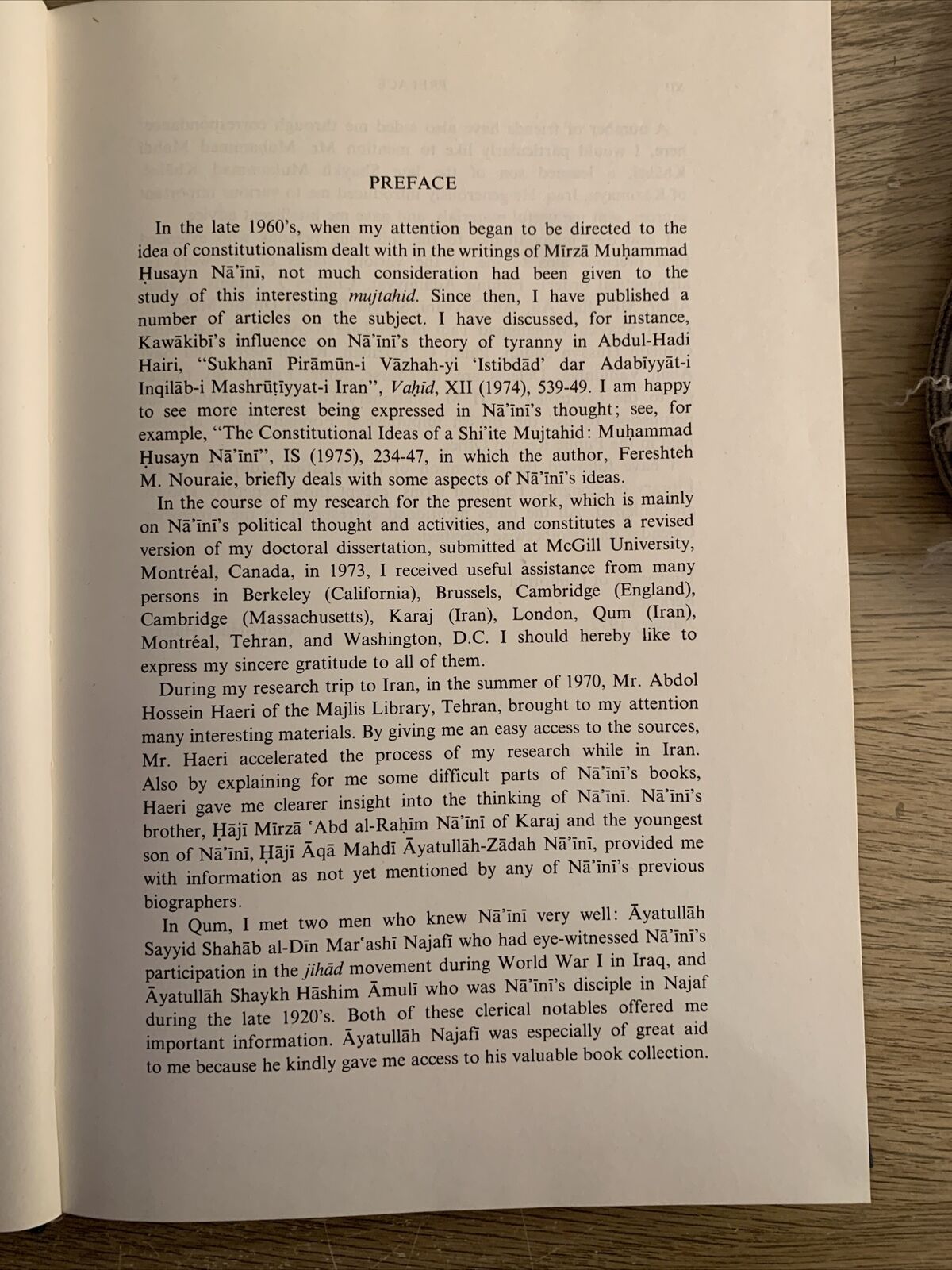 SHĪ'ĪSM AND CONSTITUTIONALISM IN IRAN. ABDUL-HADI HAIRI. Leiden E. J. Brill 1977