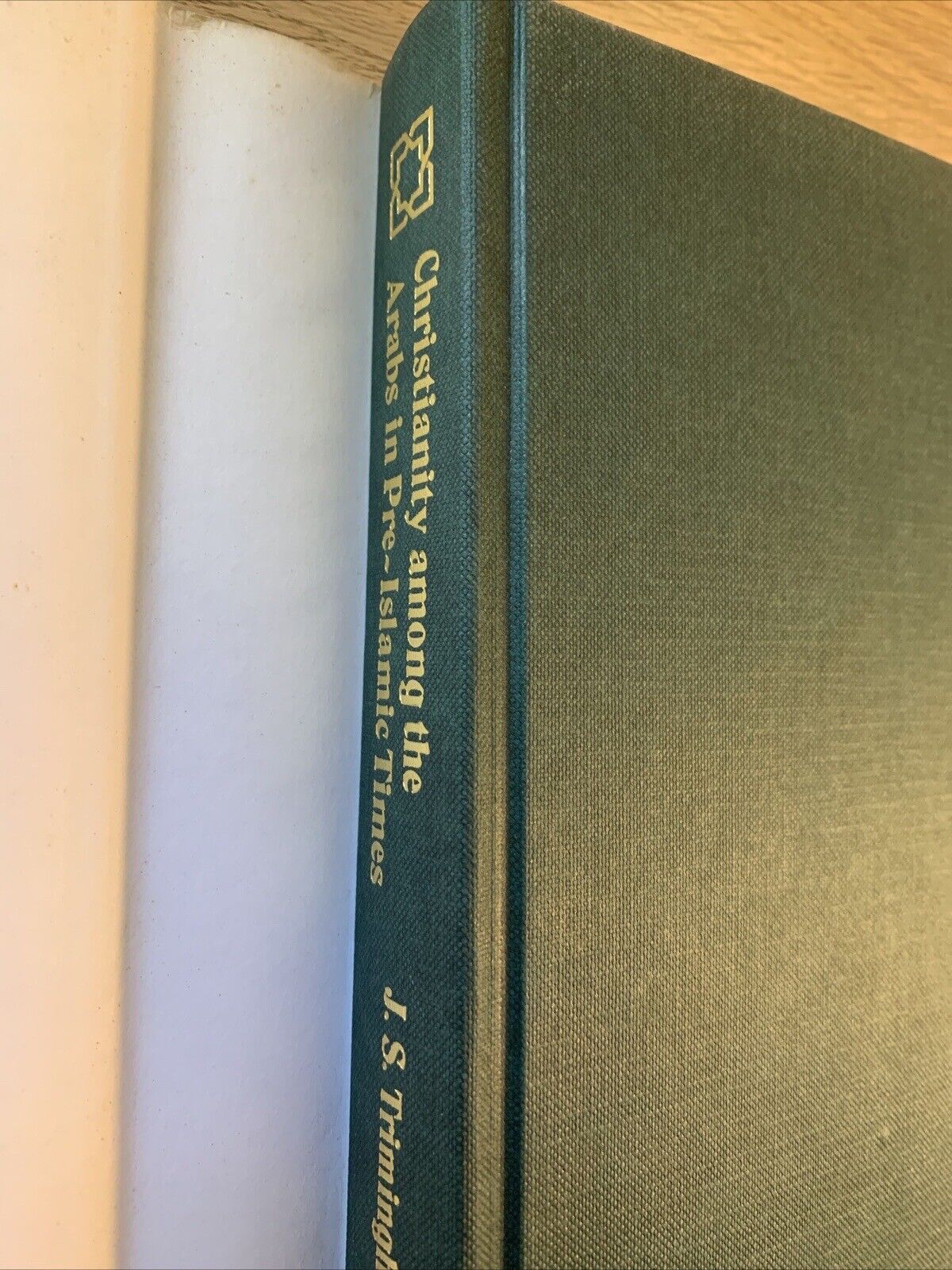 Christianity among the Arabs in pre-islamic times. Trimingham, J. Spencer 1979