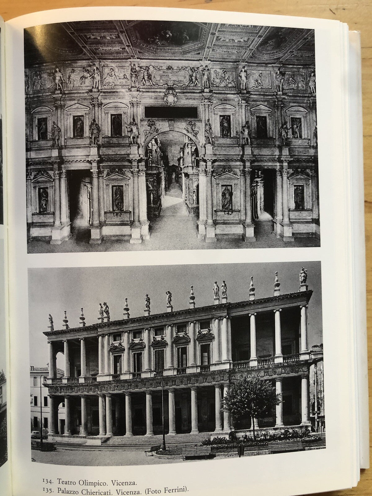 Disegno dell'architettura italiana, Cesare Brandi. Einaudi 1985