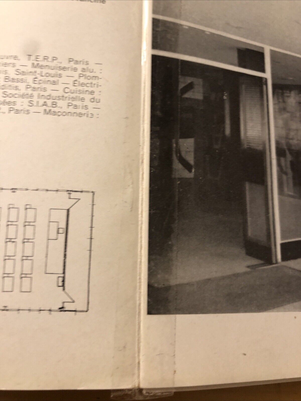Techniques & Architectures - constructions universitaires et scolaires, Dec 1964