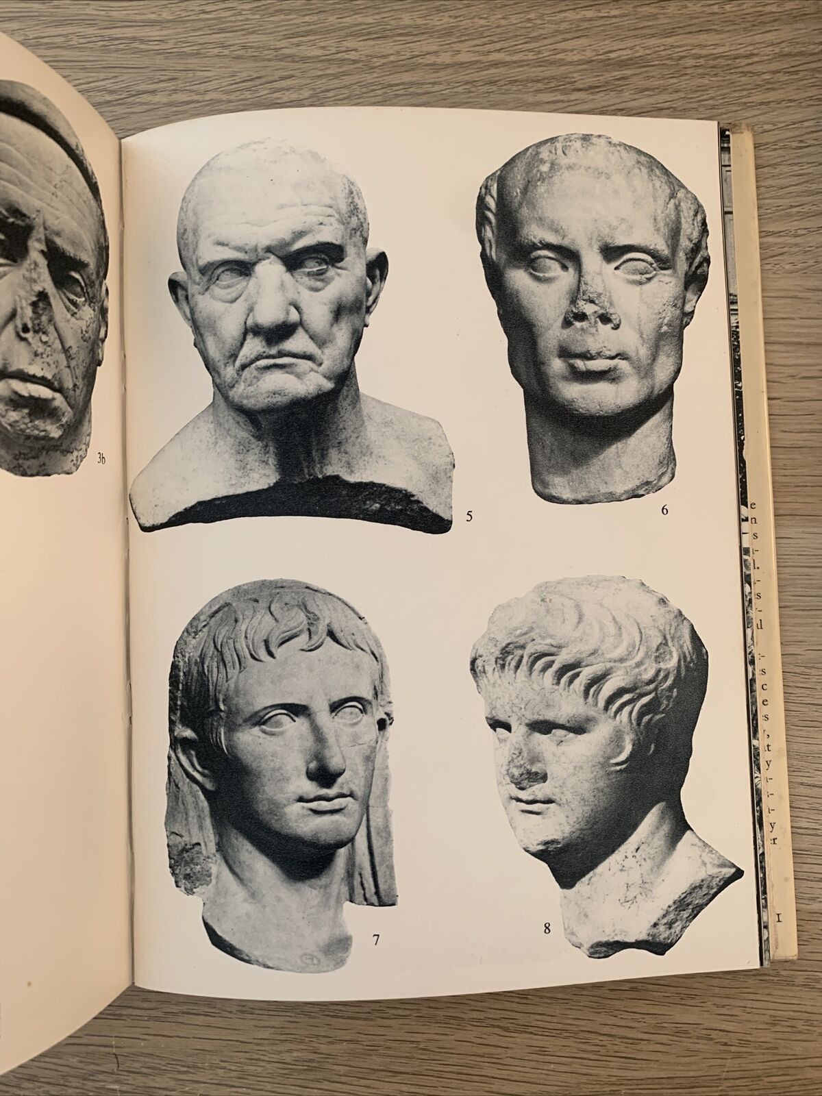 THE ART OF THE ROMANS. J. M. C. Toynbee. Thames and Hudson 1965