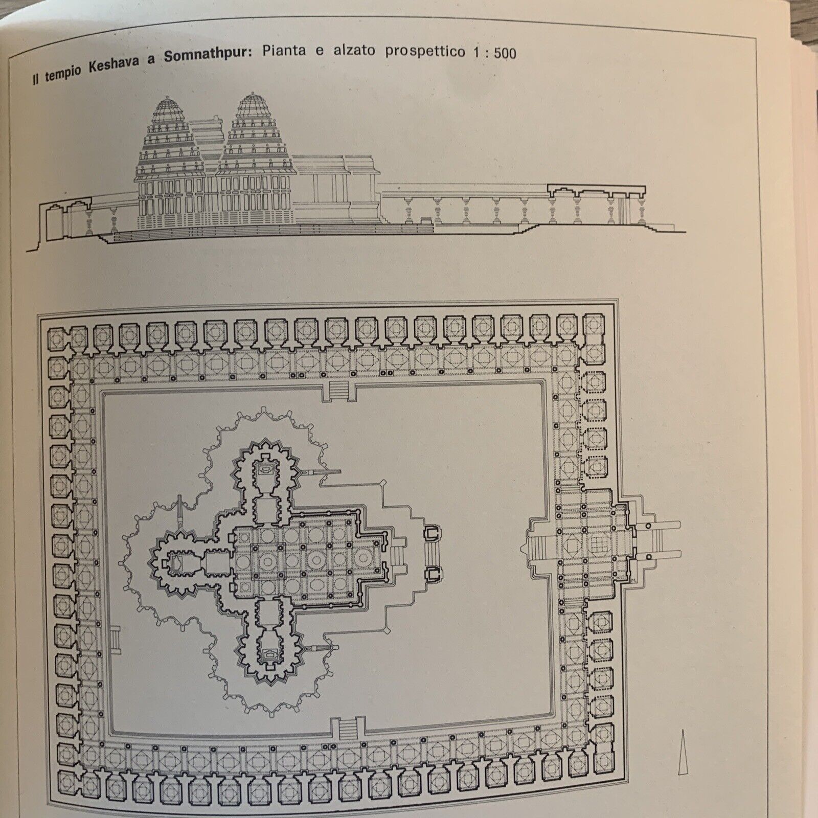 Architettura Indiana - Andreas Volwahsen. edizioni del Parnaso 1969