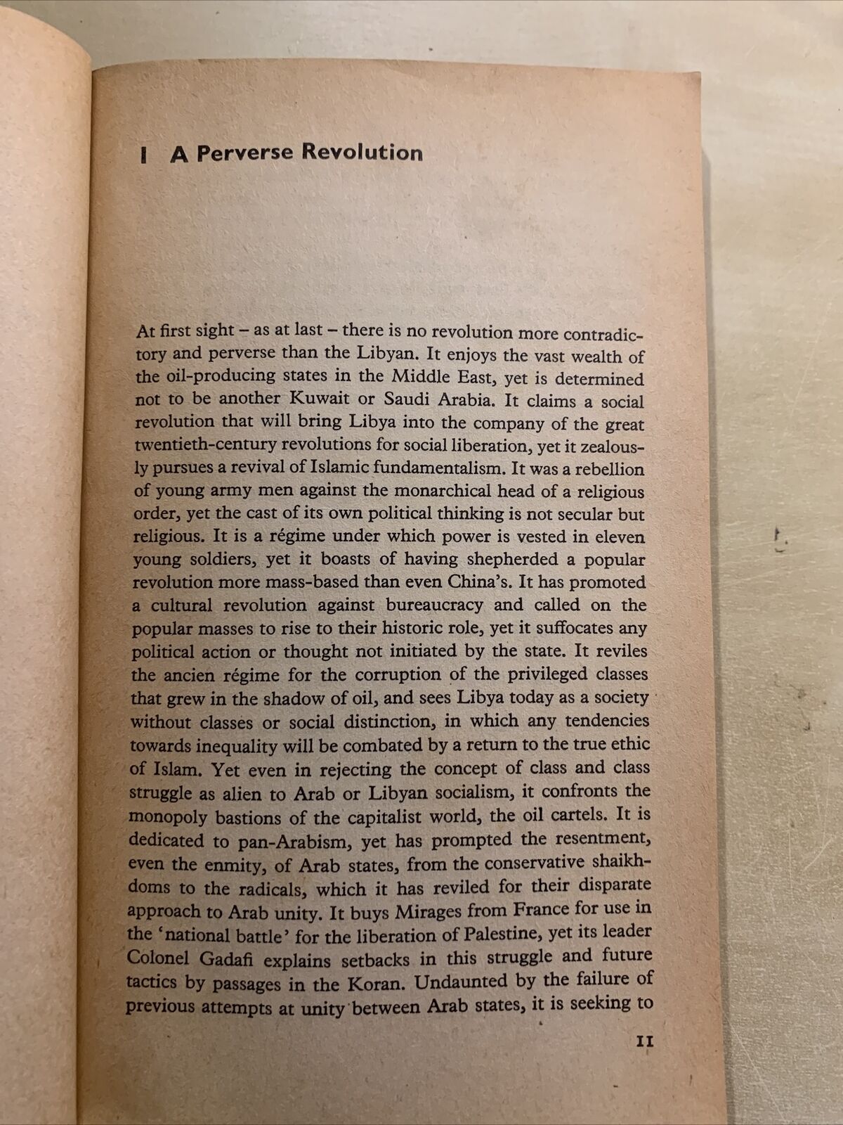 LIBYA - THE ELUSIVE REVOLUTION - RUTH FIRST. PENGUIN AFRICAN LIBRARY 1974 #