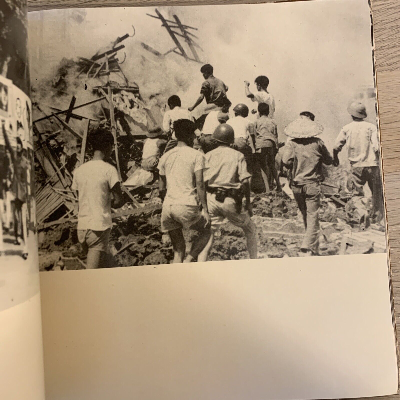 HANOI nha xuat ban van hoi 1975. Hanoi Vietnam Photography *rare*