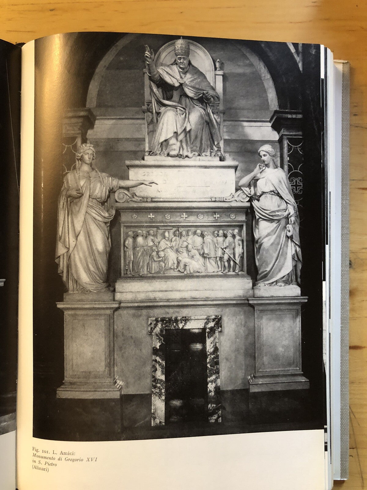 Le chiese di Roma dagli inizi del neoclassic Dal mondo Romano al mondo Cristiano