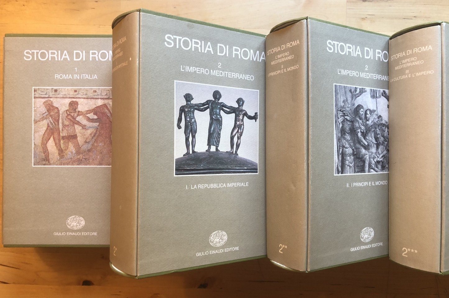 Storia di Roma, Einaudi editore. Completa 4 volumi in 7 tomi