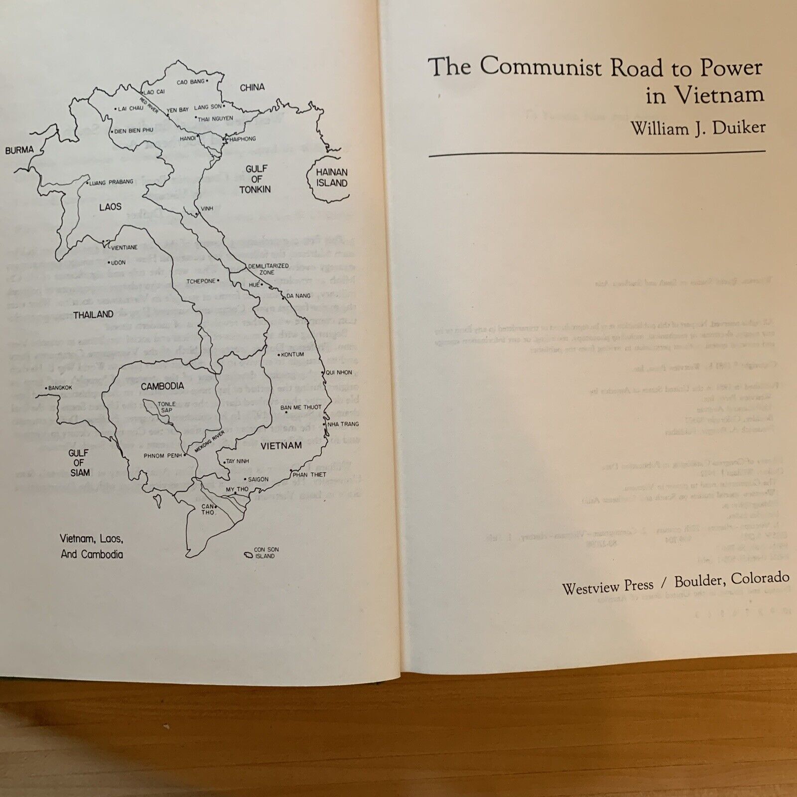 The communist Road to Power in Vietnam - William J. Duiker 1981 #