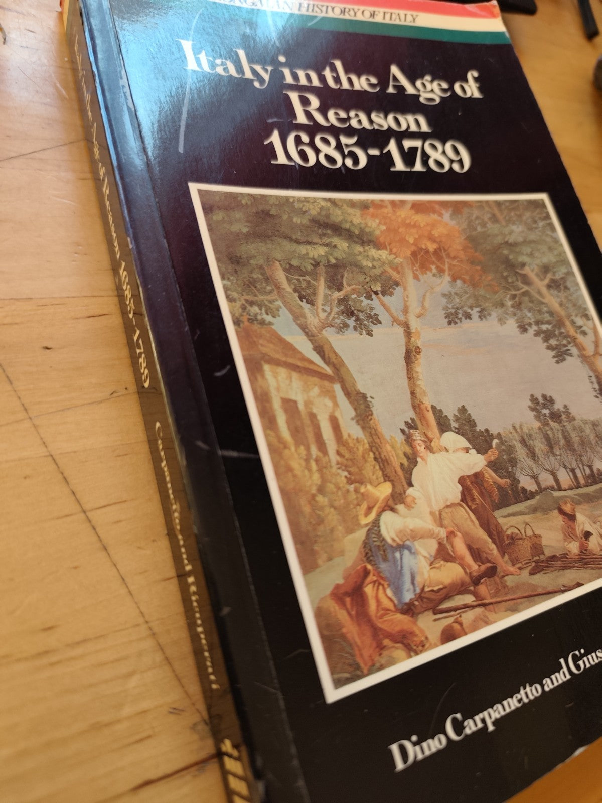 Italy in the Age of Dante and Petrarch 1216-1380 . . in the age of Reason 1685-1