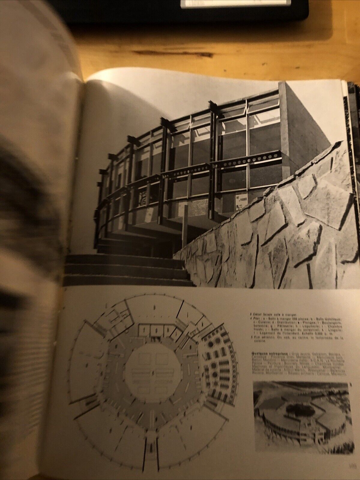 Techniques & Architectures - constructions universitaires et scolaires, Dec 1964