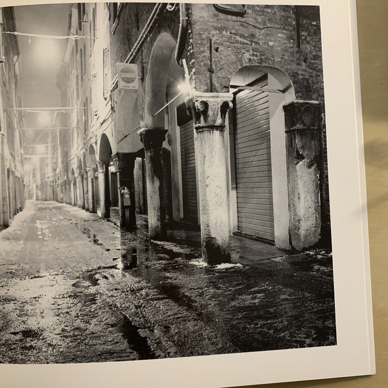FERRARA D'INVERNO - Enrico Baglioni, Oltre lo specchio. Interbooks 1988