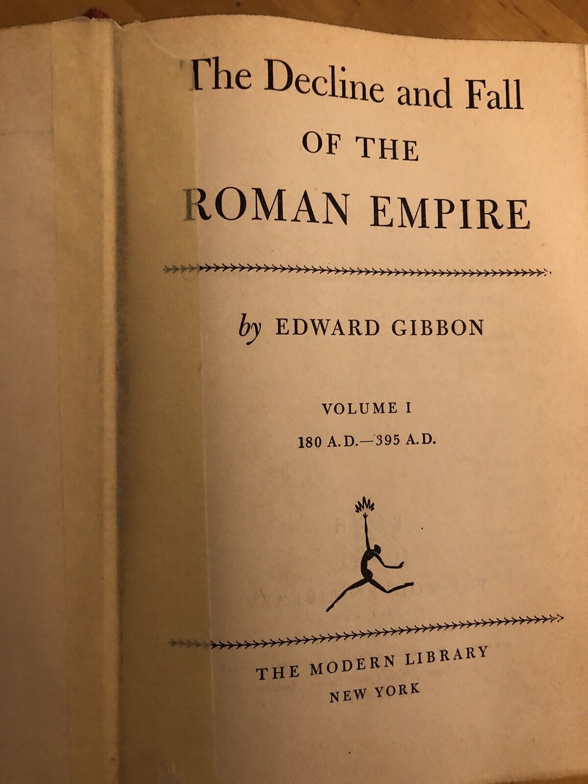 THE DECLINE AND FALL OF THE ROMAN EMPIRE - EDWARD GIBBON, THE MODERN LIBRARY