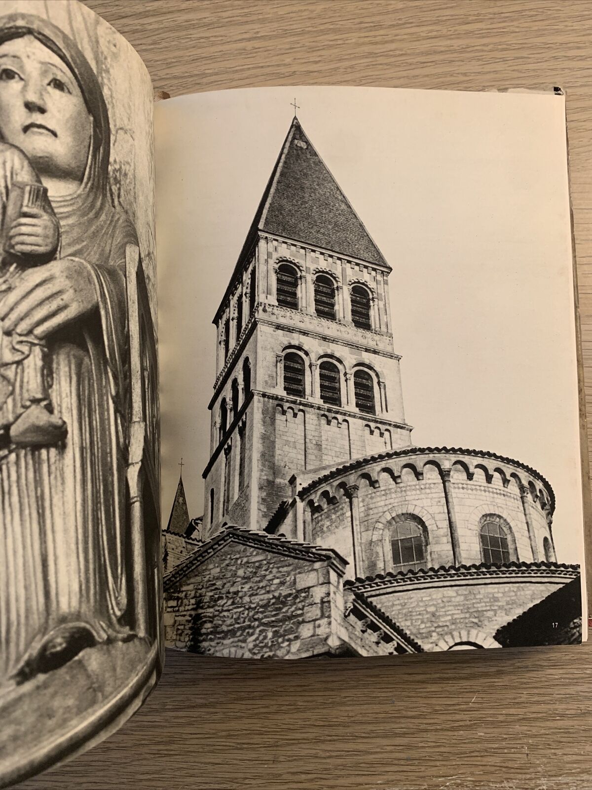 BOURGOGNE ROMANE, ZODIAQUE EDITIONS