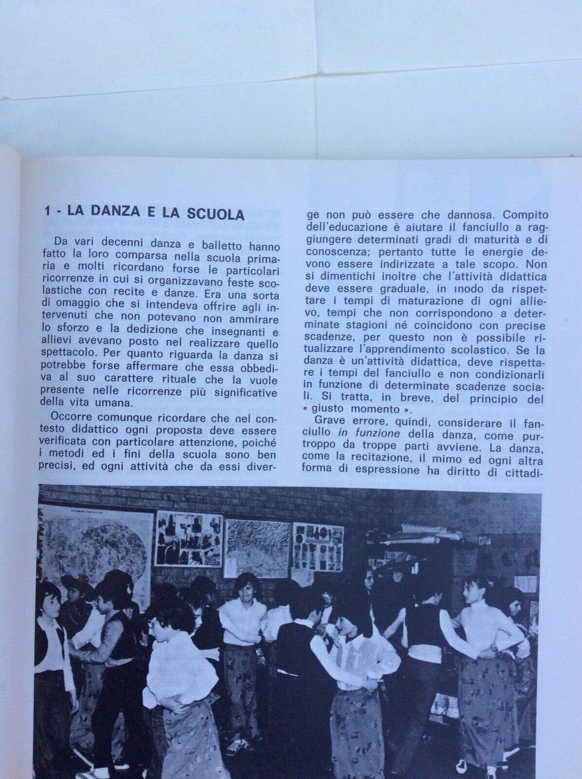 LA DANZA POPOLARE NELLA SCUOLA , MARIO RAGGI, EDITRICE LA SCUOLA, 1982