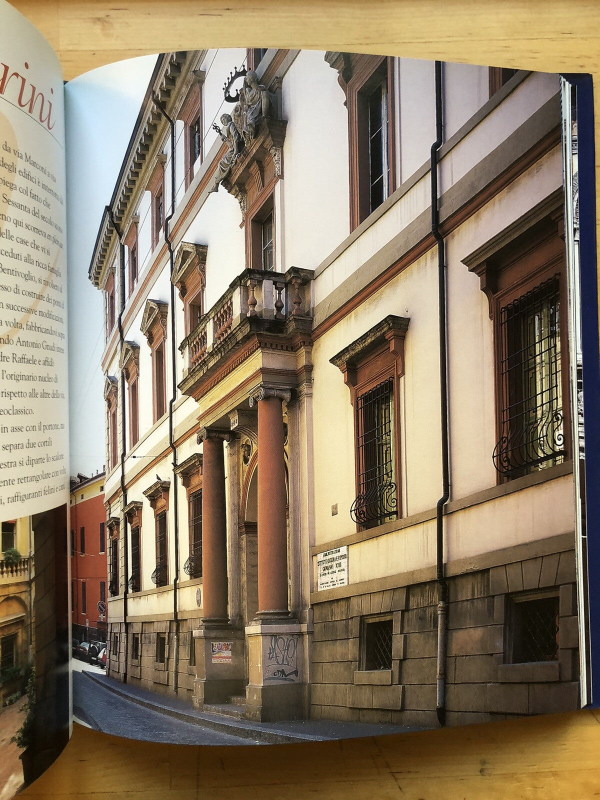 Palazzi Bolognesi dimore storiche dal medioevo all'ottocento - L'inchiostroblu