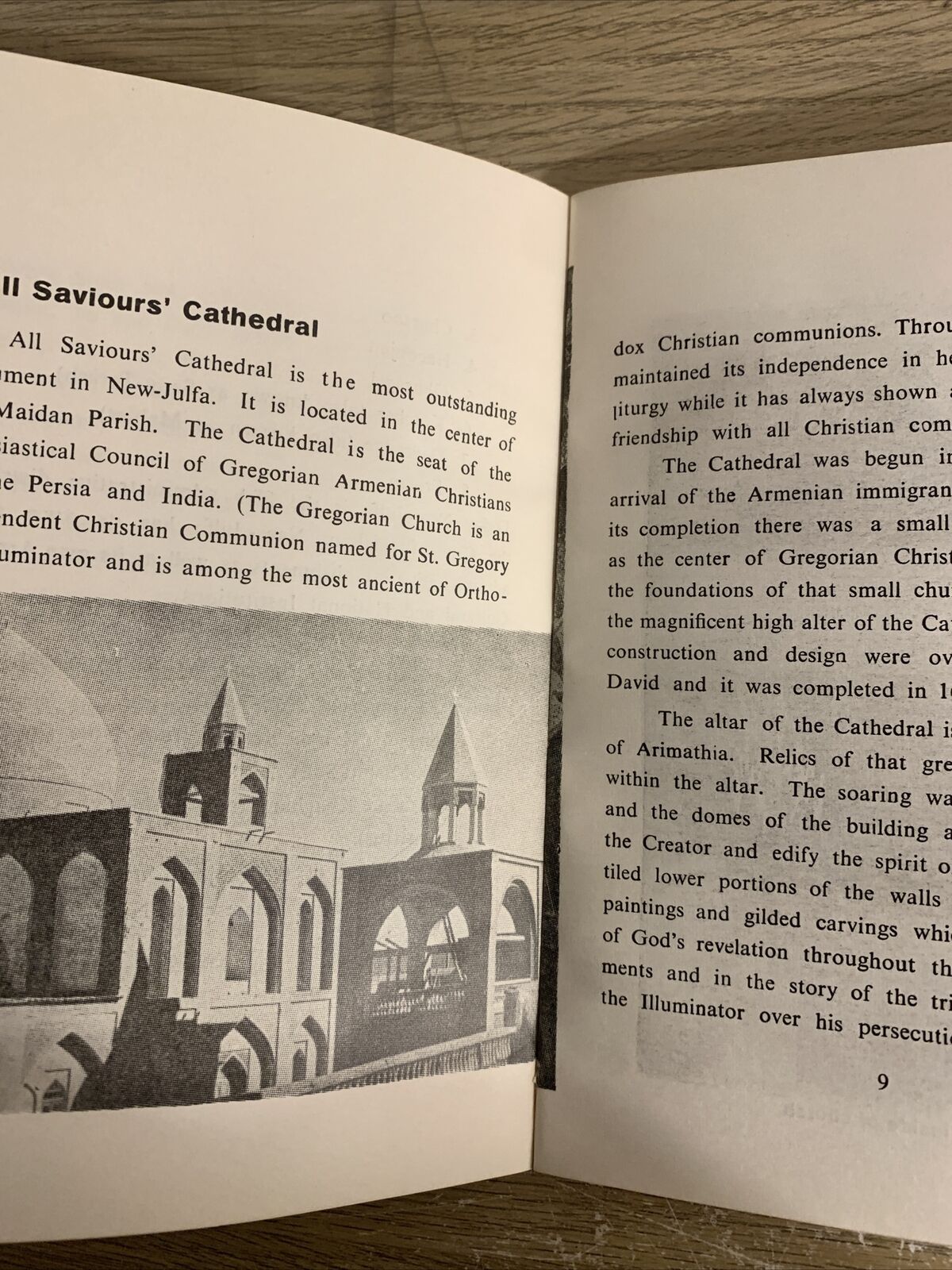 GUIDE BOOK TO NEW-JULFA. ISFAHAN-IRAN. Levon G. Minassian 1965
