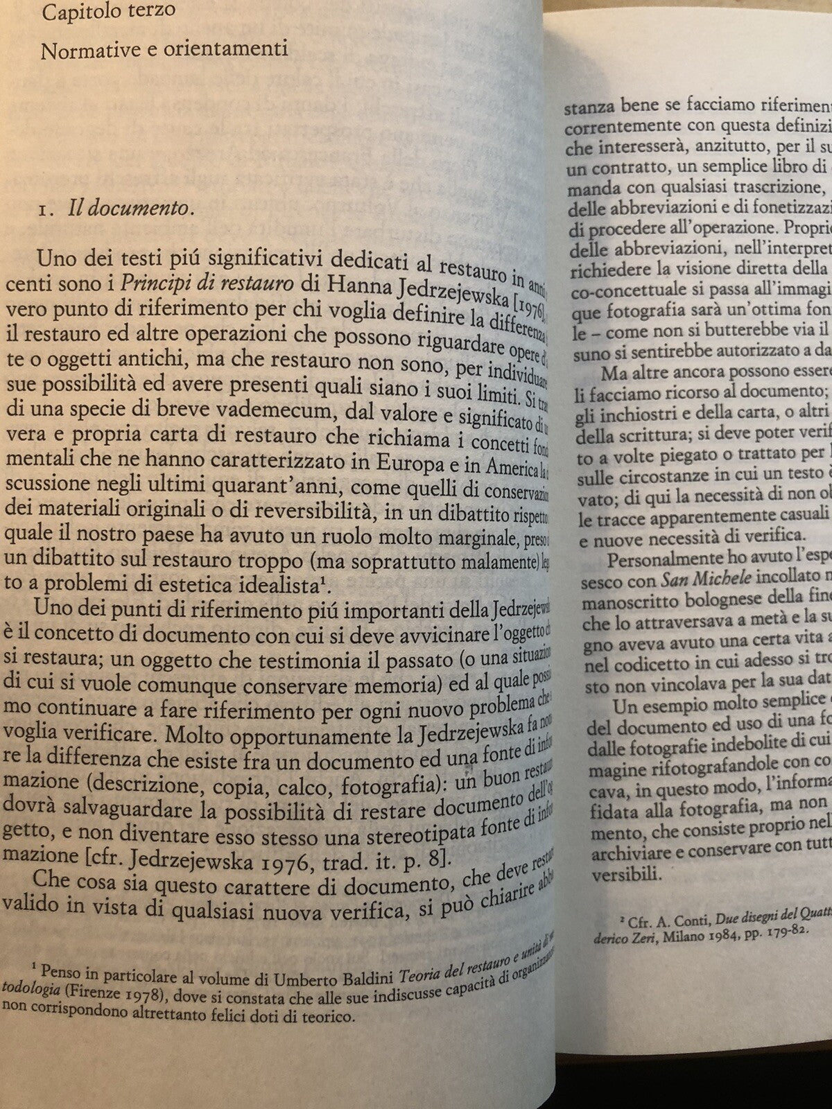 Manuale di restauro - Alessandro Conti. Einaudi 2001