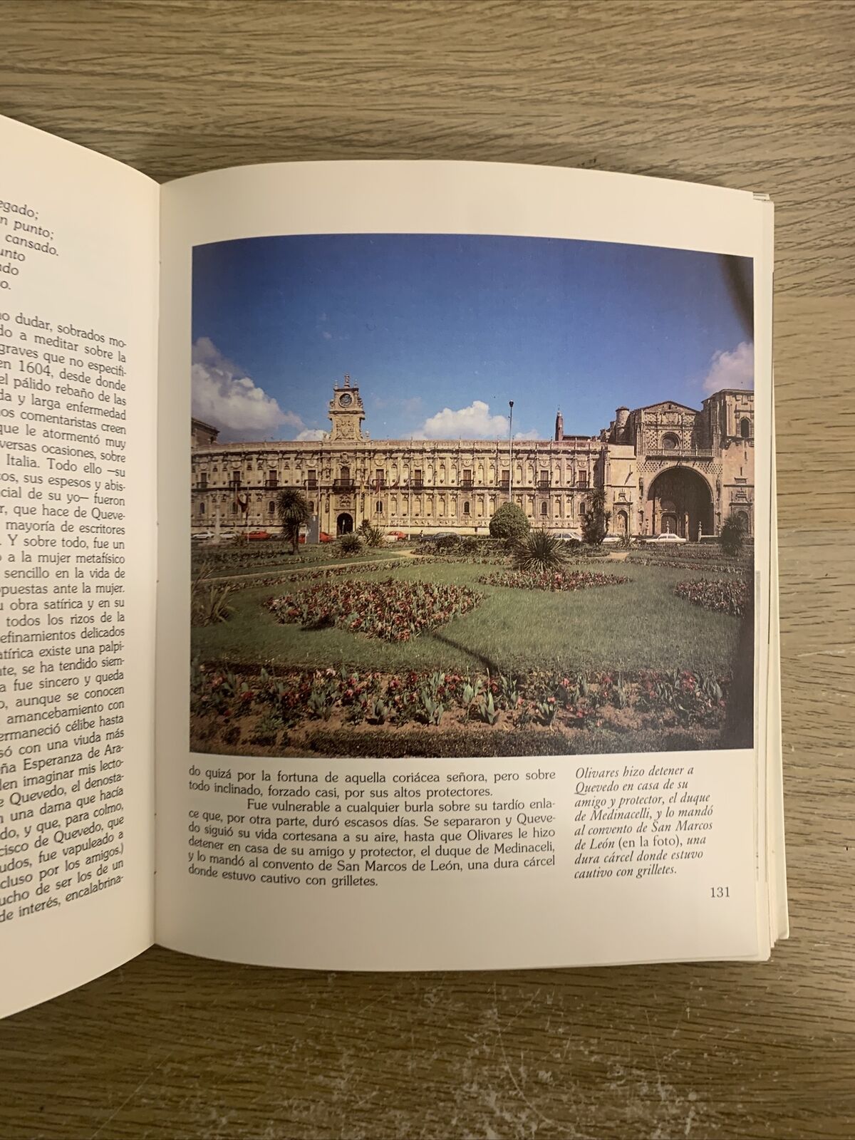 MADRID - Néstor Luján. de los últimos Austrias. Planeta 1989