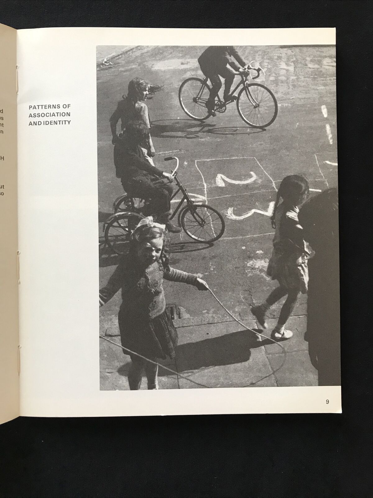 URBAN STRUCTURING, studies of Alison & Peter Smithson. Reinhold Publishing