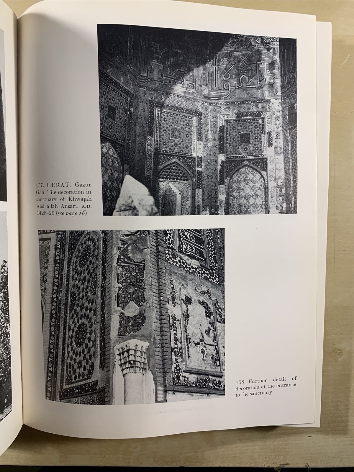 ISLAMIC ARCHITECTURE AND ITS DECORATION. DEREK HILL, OLEG GRABAR. Faber 1967 #