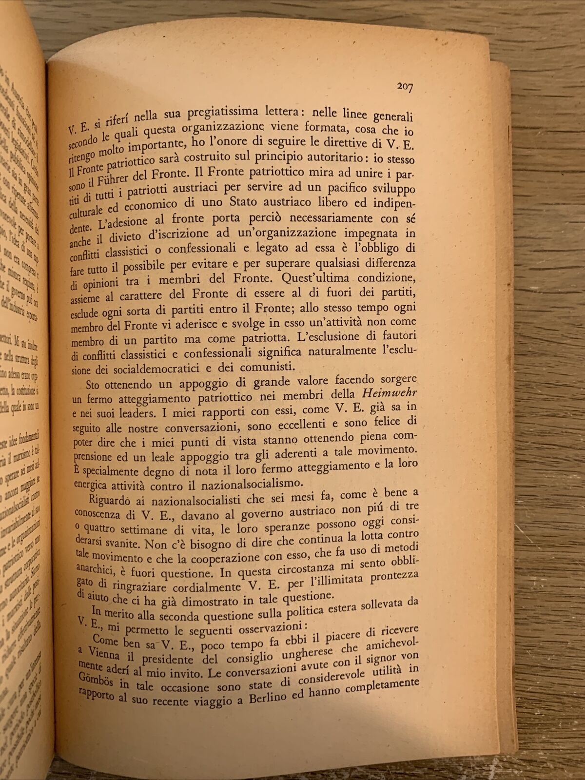 Braunthal - La tragedia dell'Austria. la nuova Italia 1955