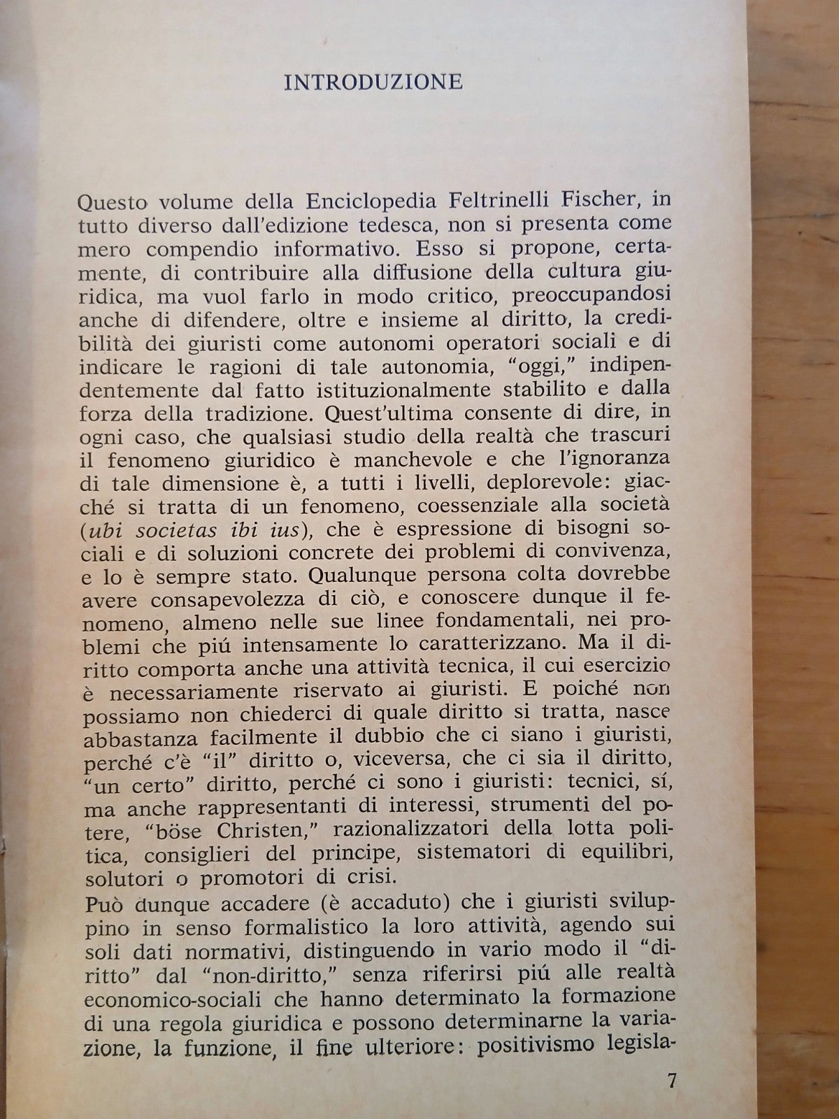 Diritto 1 - 2 Enciclopedia Feltrinelli 30, 31. Giuliano Crifò 1972