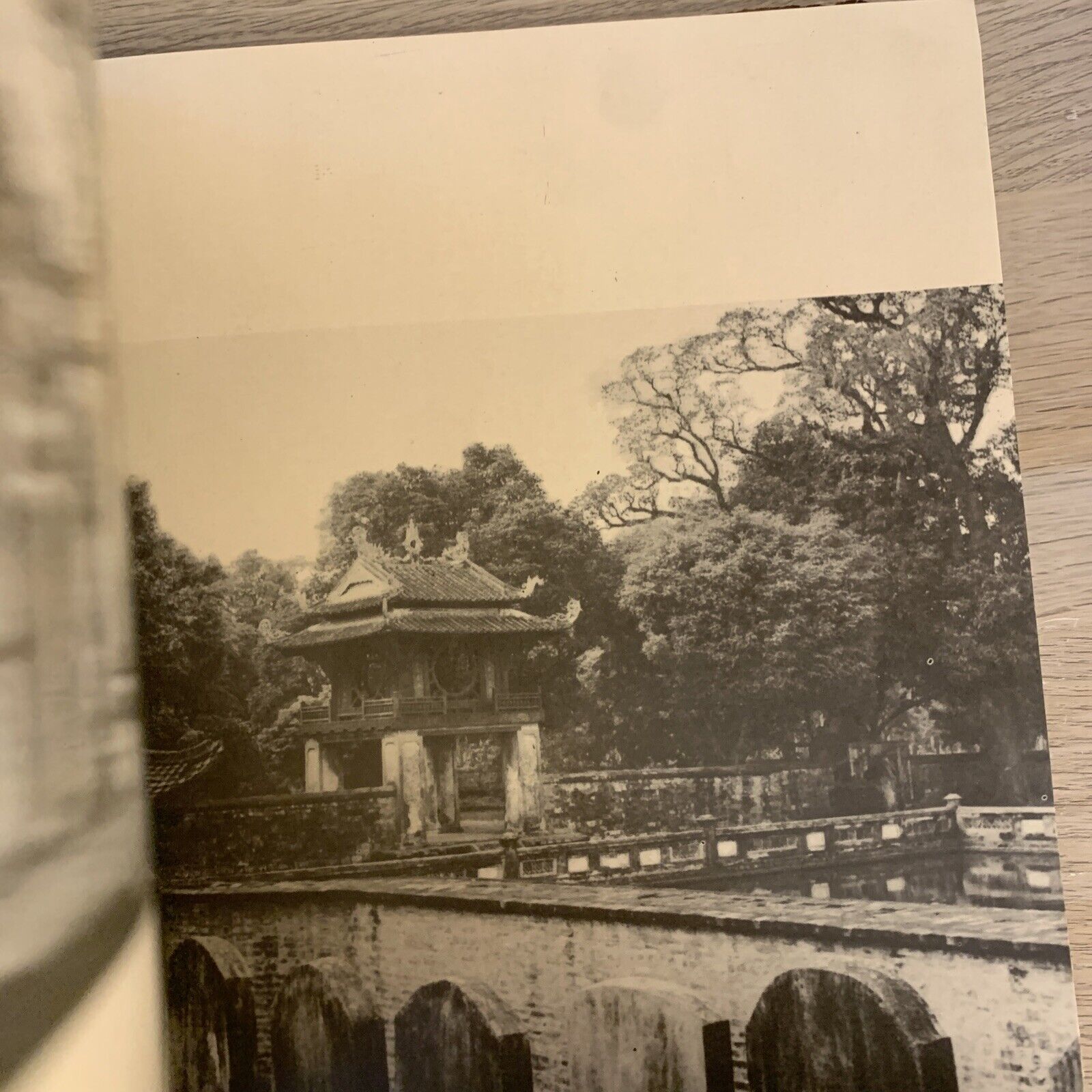 HANOI nha xuat ban van hoi 1975. Hanoi Vietnam Photography *rare*