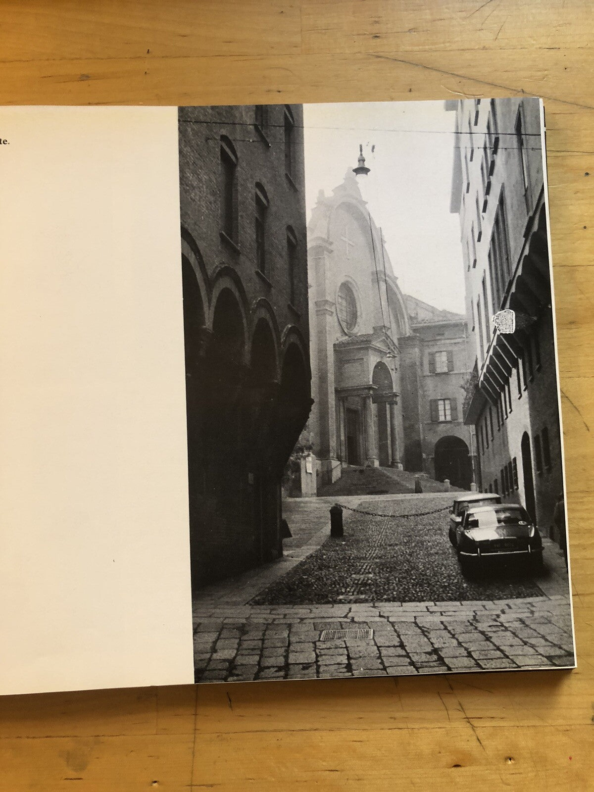Bologna per la strada, Leggende e curiosità. Alberto Menarini, A. Vianelli 1976