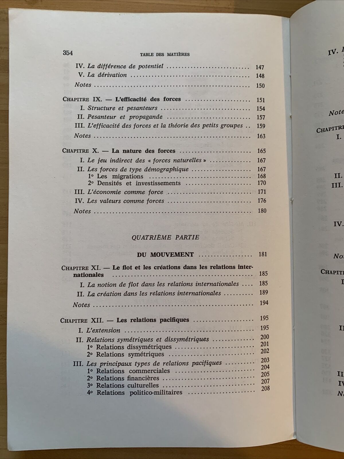 TOUT EMPIRE PÉRIRA. J. - B. DUROSELLE une vision des relations internationales