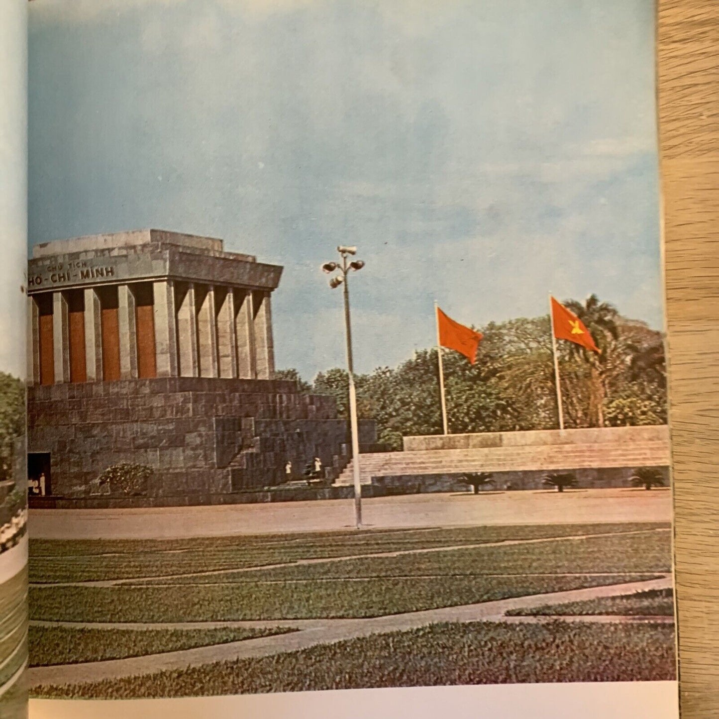 VIETNAM - MOT SO DI TICH VA CANH DEP. libro fotografico del Vietnam