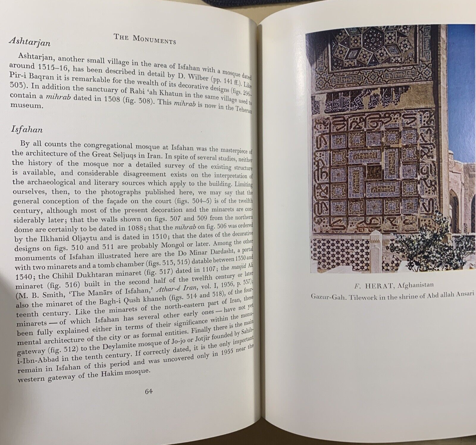 ISLAMIC ARCHITECTURE AND ITS DECORATION. DEREK HILL, OLEG GRABAR. Faber 1967 #
