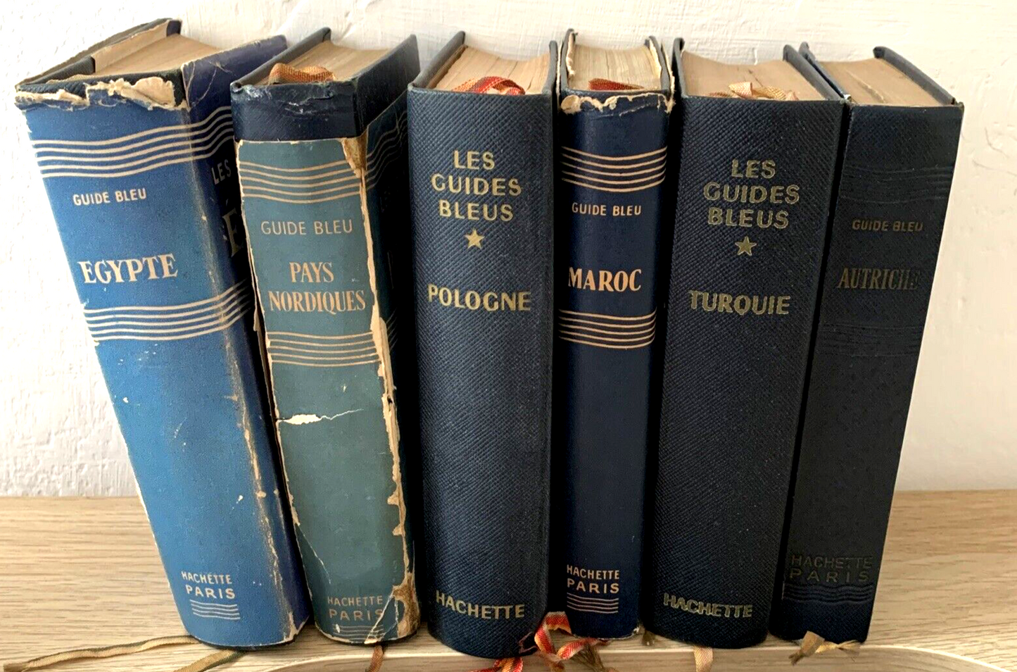 Les guides Bleus Hachette. Egypte  Pays Nordiques Turquie Maroc Pologne Autriche