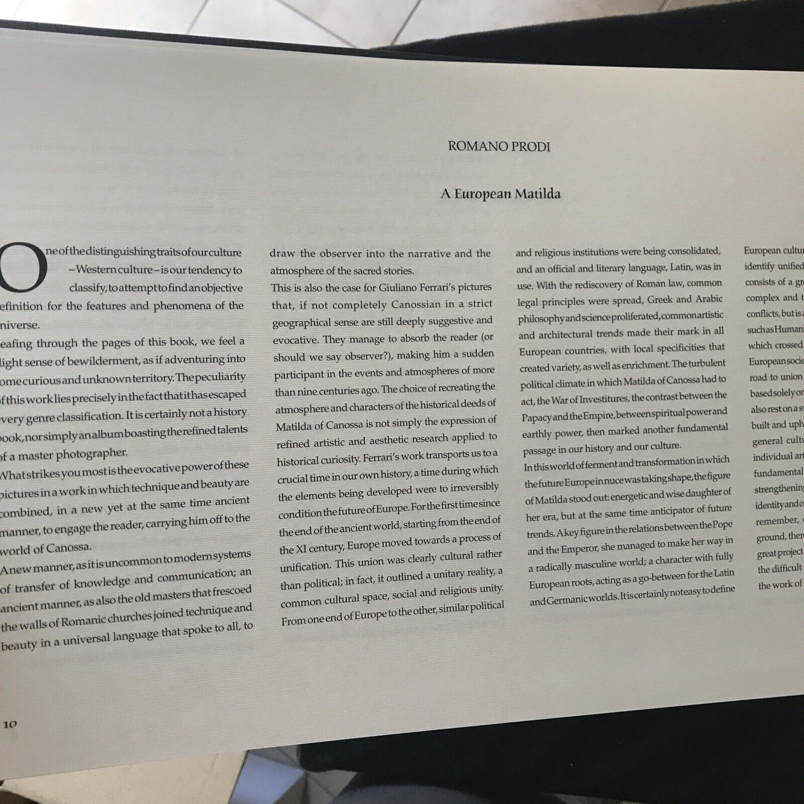 CANOSSA fotografie di Giuliano Ferrari, Pubblimedia 2003, Prodi, Mussini, Badini