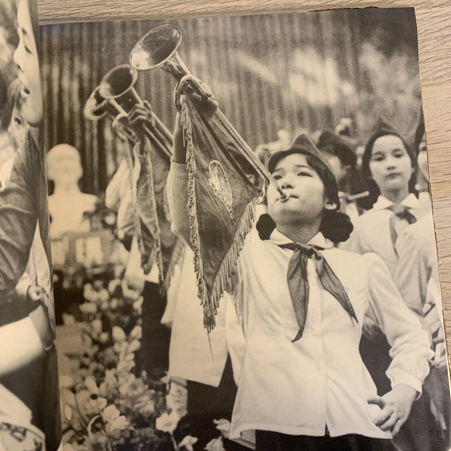HANOI nha xuat ban van hoi 1975. Hanoi Vietnam Photography *rare*