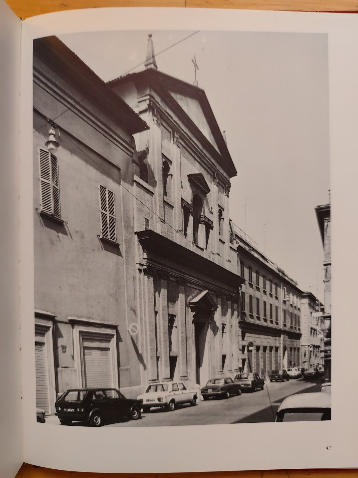 La chiesa di San Giorgio in Poggiale Bologna - cassa di Risparmio in Bologna